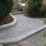 Garten- und Landschaftsbau Peter Oskar in Reithofen - Garten Pflasterung Vorgarten Weg